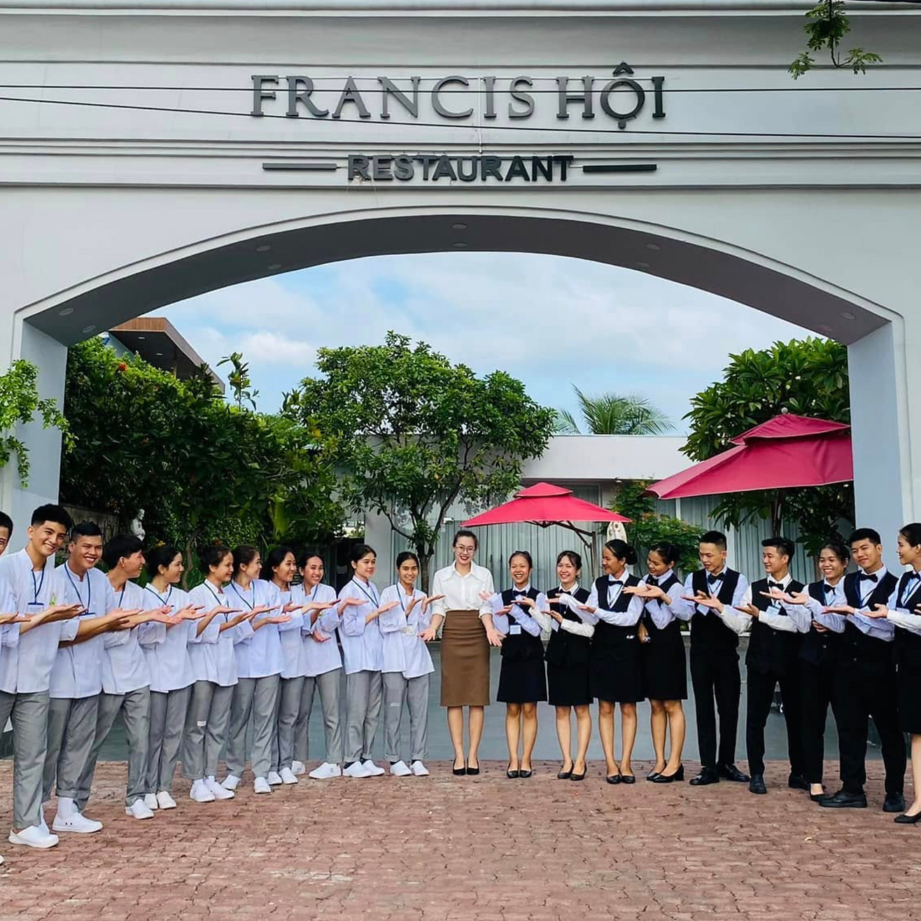 Triff Linh Thùy & Francis Unity in Leipzig